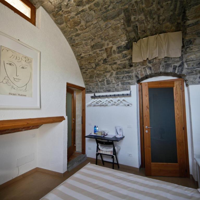 Agriturismo Crotto Di Somana - Camera Matrimoniale con Vista Lago - 2
