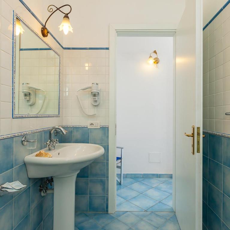 Residenza Gennaro - Camera Tripla Classic - 10