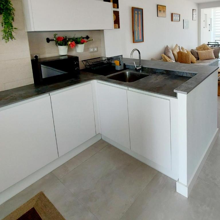 Exclusif Appartement en 1er Ligne, Vue Imprenable, Piscine, Parking Privé à Playa Mucha Vista, Alicante - Apartamento de 2 dormitorios - 25