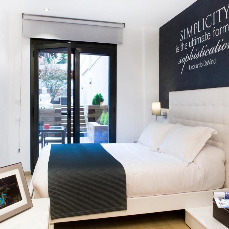 Home to Home Barcelona - One-Bedroom Apartment with Garden - 2