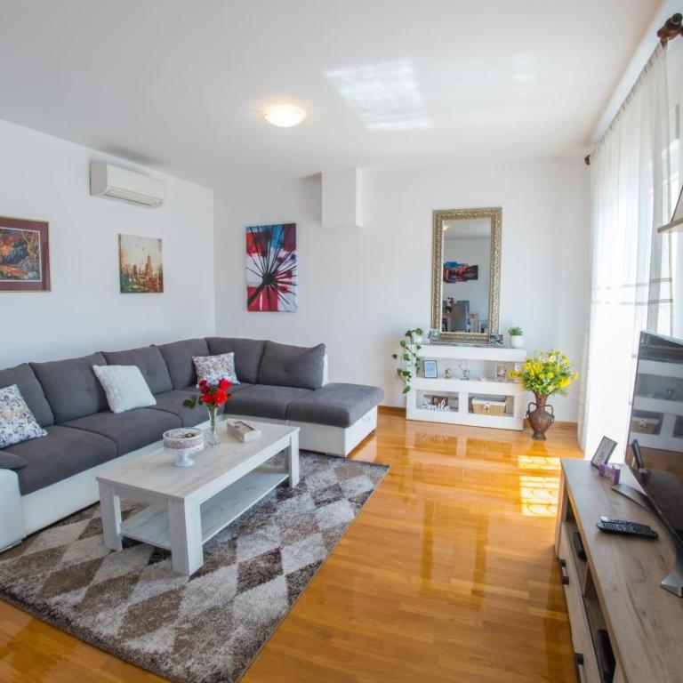 Apartment Orca Centar and free garage parking - Appartement avec Balcon - 6