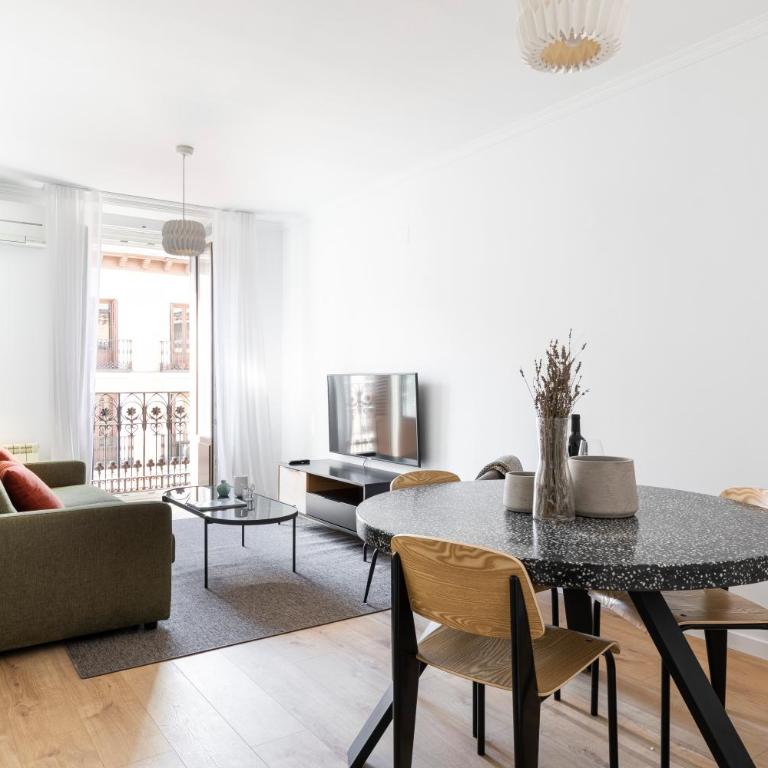 Aspasios Calle Mayor Apartments - One-Bedroom Apartment with Balcony (4 Adults) - 12