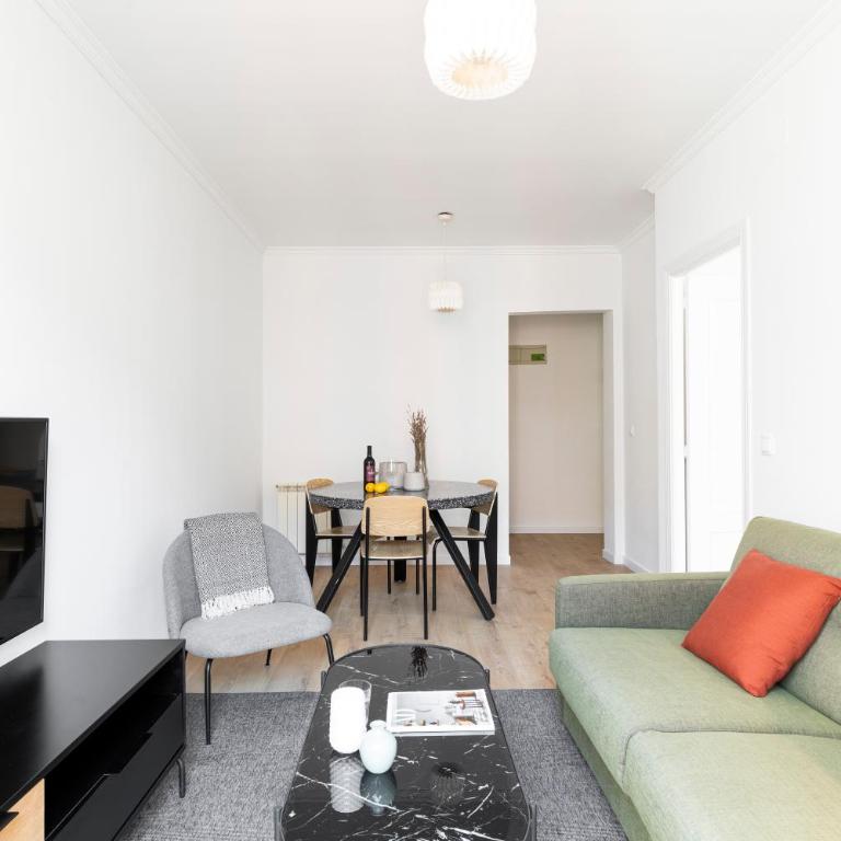 Aspasios Calle Mayor Apartments - One-Bedroom Apartment with Balcony (4 Adults) - 15