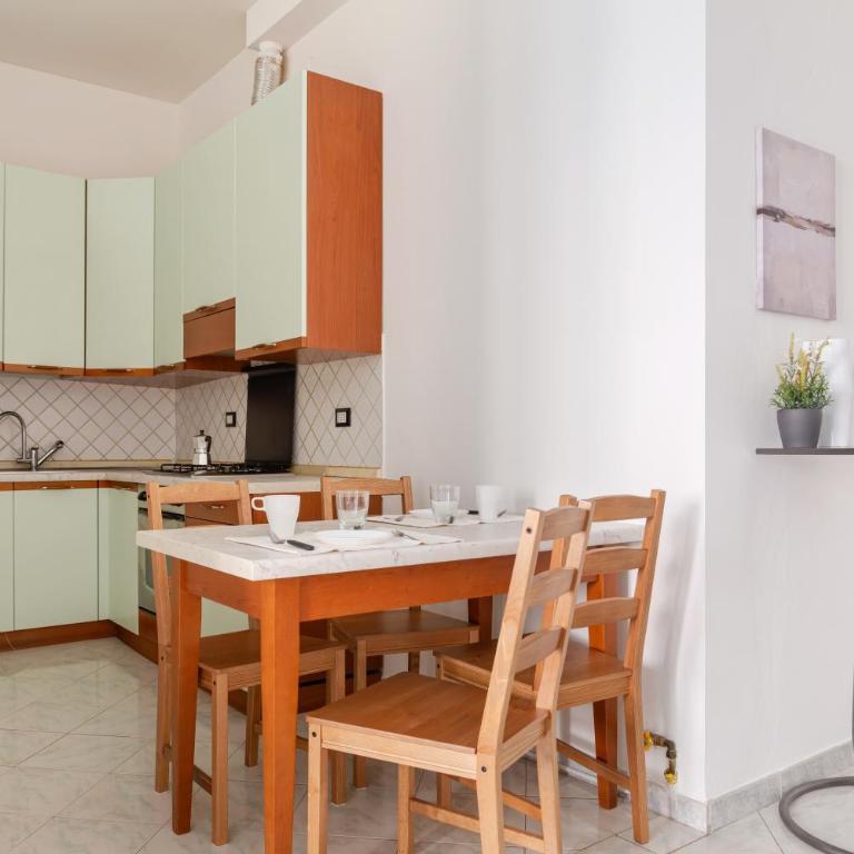 GuestHost - Stazione Centrale Cozy and Functional Flat - Appartamento con 1 Camera da Letto - 2