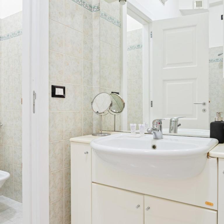 GuestHost - Stazione Centrale Cozy and Functional Flat - Appartamento con 1 Camera da Letto - 23