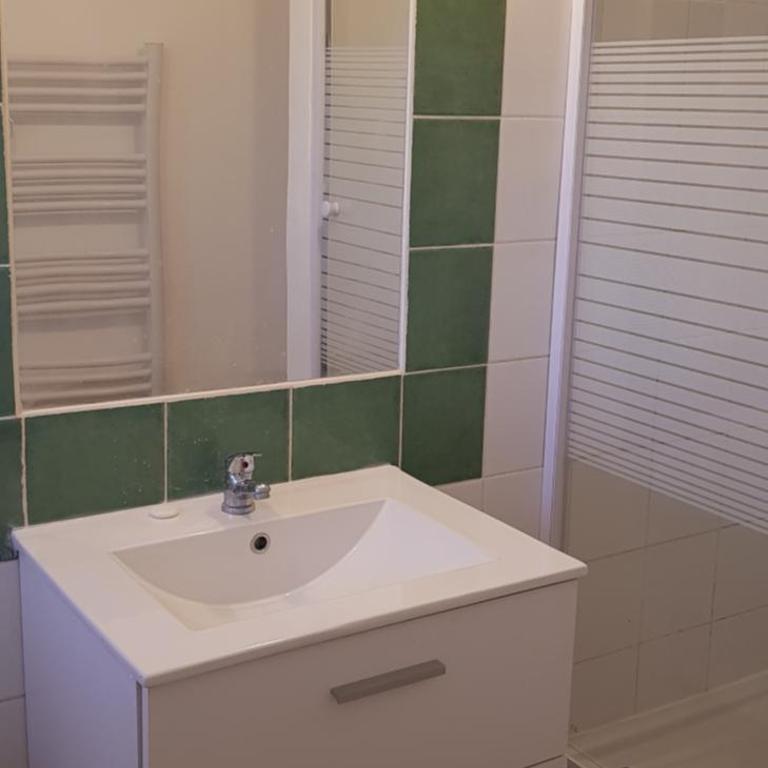 Petite maison refaite à neuf dans mas du 19ème siècle - Two-Bedroom House - 13