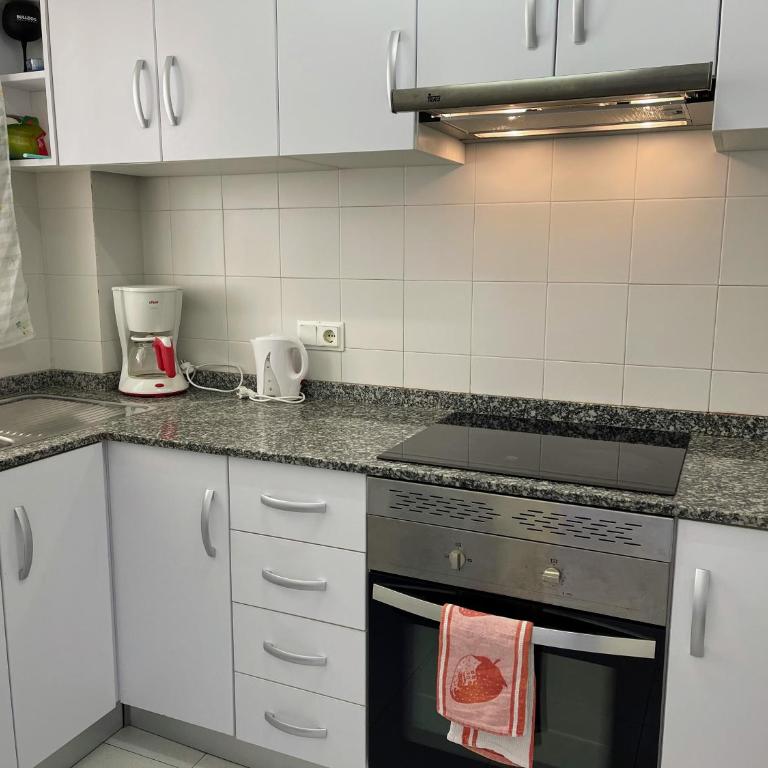 Sunrise Beachfront Apartment by the Marina - Apartamento con vistas al mar - 12