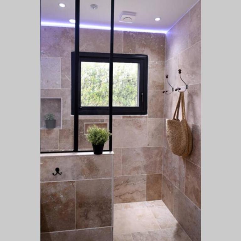 Le Galinié Chic'Art. Un bel Atelier avec Piscine - Maison 2 Chambres - 18
