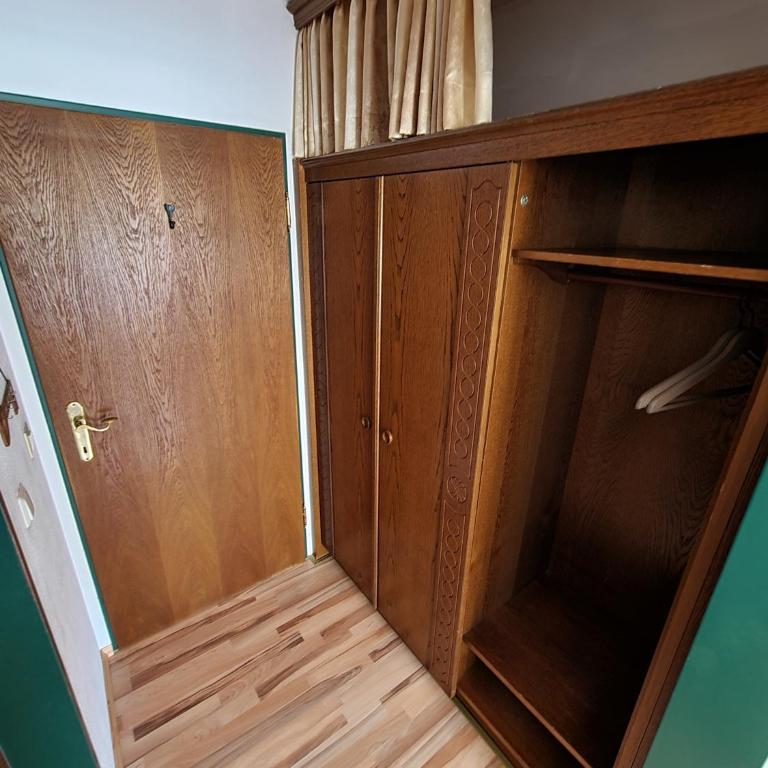 Alpenpension Bergidyll in Schönau am Königssee - Dreibettzimmer mit Balkon - 4