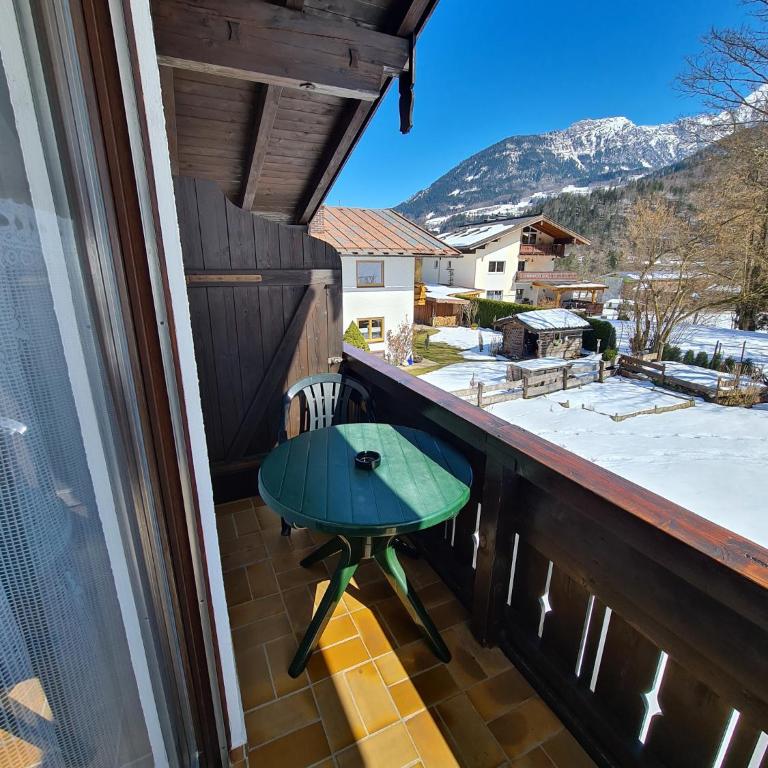 Alpenpension Bergidyll in Schönau am Königssee - Dreibettzimmer mit Balkon - 6