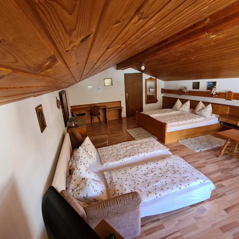 Alpenpension Bergidyll in Schönau am Königssee - Vierbettzimmer mit Balkon - 2