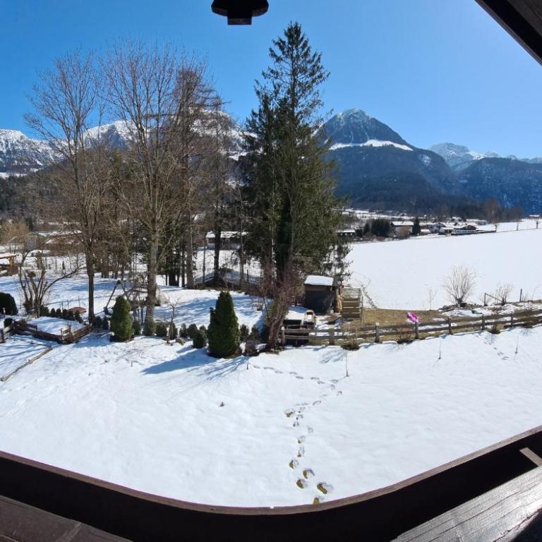 Alpenpension Bergidyll in Schönau am Königssee - Vierbettzimmer mit Balkon - 8