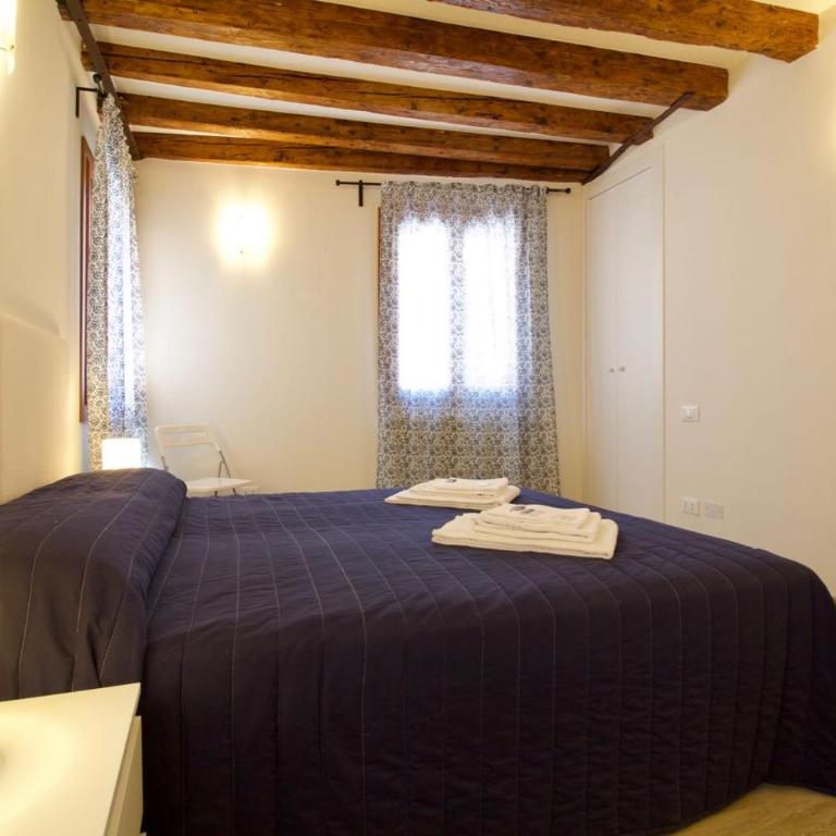 Veneziacentopercento Rooms - Camera Matrimoniale/Doppia con Letti Singoli con Letto Supplementare e Bagno in Comune - 15