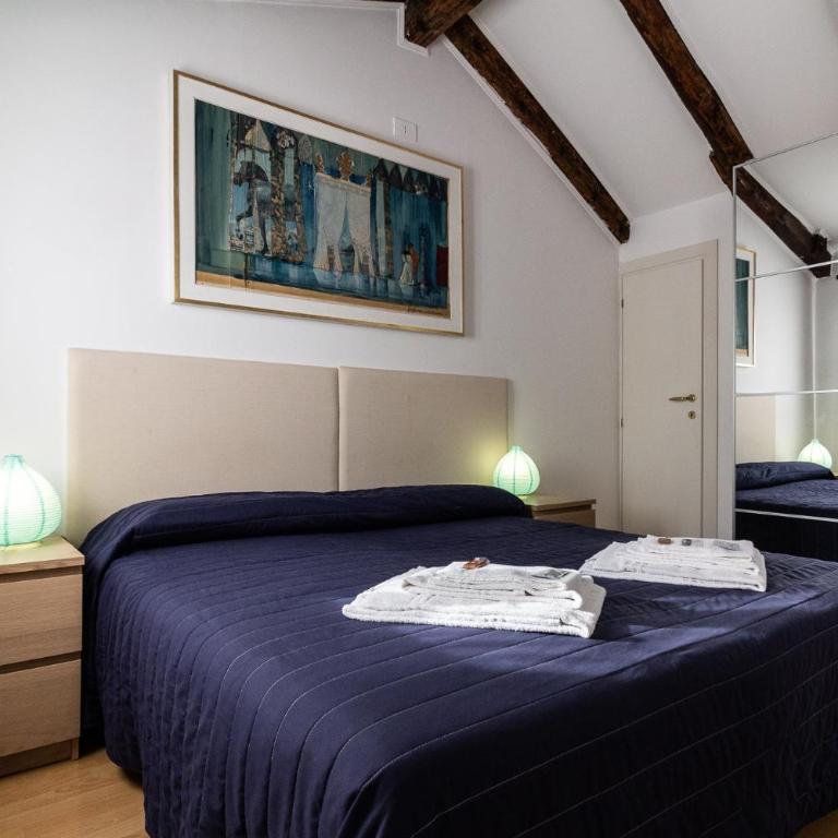 Veneziacentopercento Rooms - Camera Matrimoniale/Doppia con Letti Singoli con Letto Supplementare e Bagno in Comune - 10