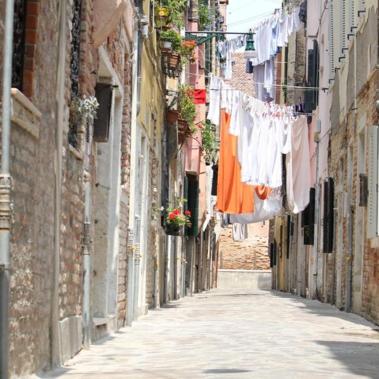 Veneziacentopercento Rooms - Camera Budget con Bagno in Comune - 1