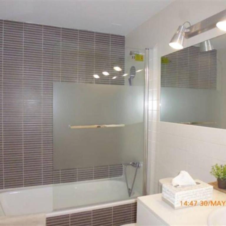 Apartamento con terraza garaje y wifi - Apartamento de 2 dormitorios - 14
