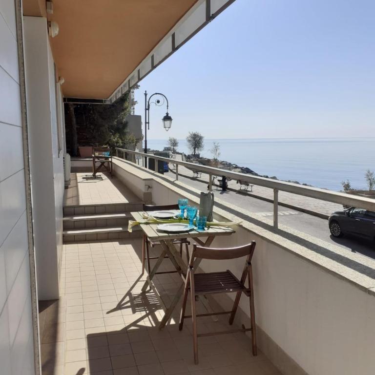 Cadorna Fronte Mare - Appartamento con 2 Camere da Letto - 31