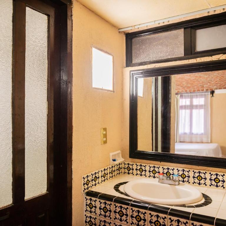 Hotel Hacienda de Cobos - Twin Room - 22