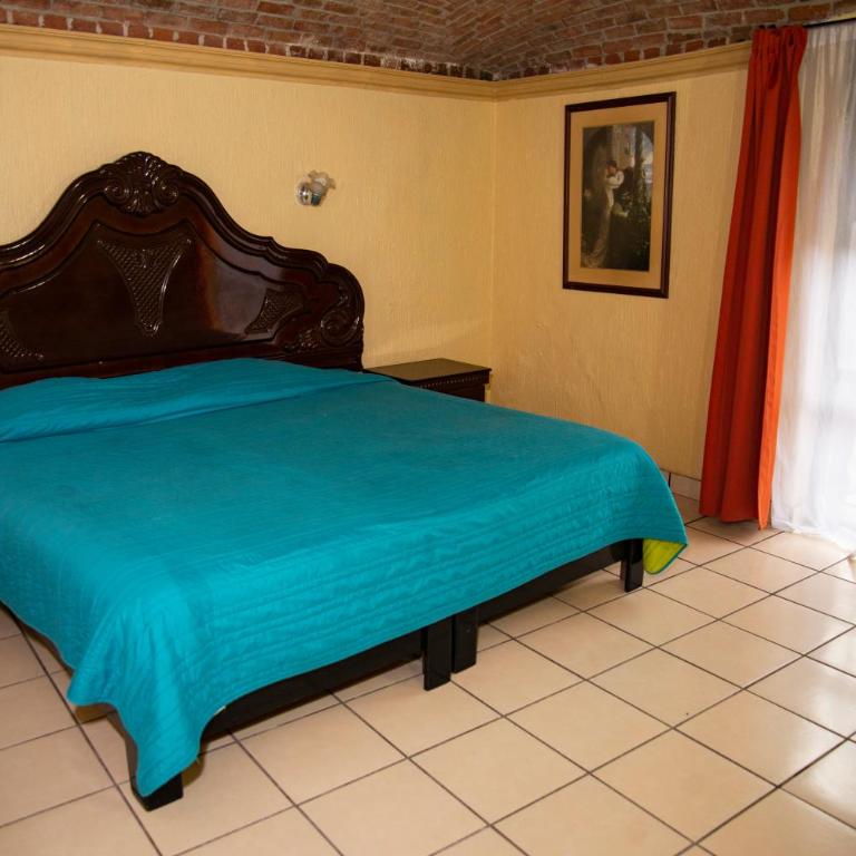 Hotel Hacienda de Cobos - King Suite - 4