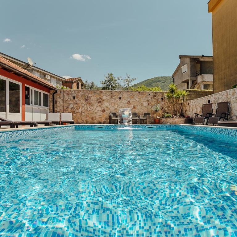 Guest House Villa Živanović - Double Room with Balcony - 16