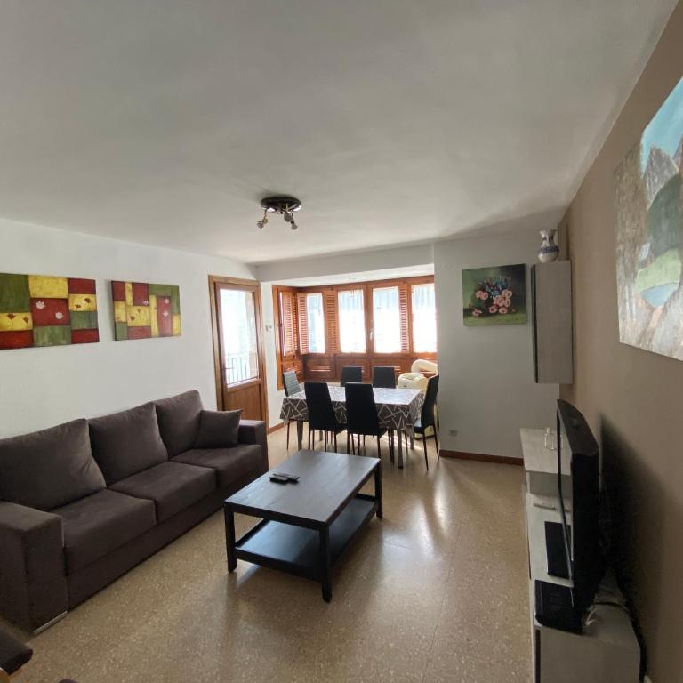 El Puente - Three-Bedroom Apartment - 1