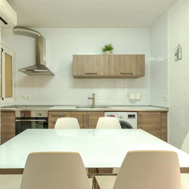 Beautiful flat with balcony and wifi in Málaga Center - Apartamento de 2 dormitorios - 14