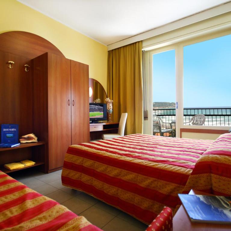 Piccolo Hotel - Camera Tripla con Balcone e Vista Mare - 1
