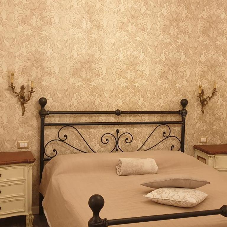 Romeo & Juliet Non-Hotel - Quadruple Room with Private External Bathroom - 5