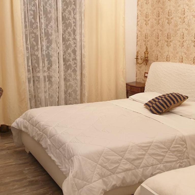 Romeo & Juliet Non-Hotel - Superior Triple Room with Private Bathroom - 5