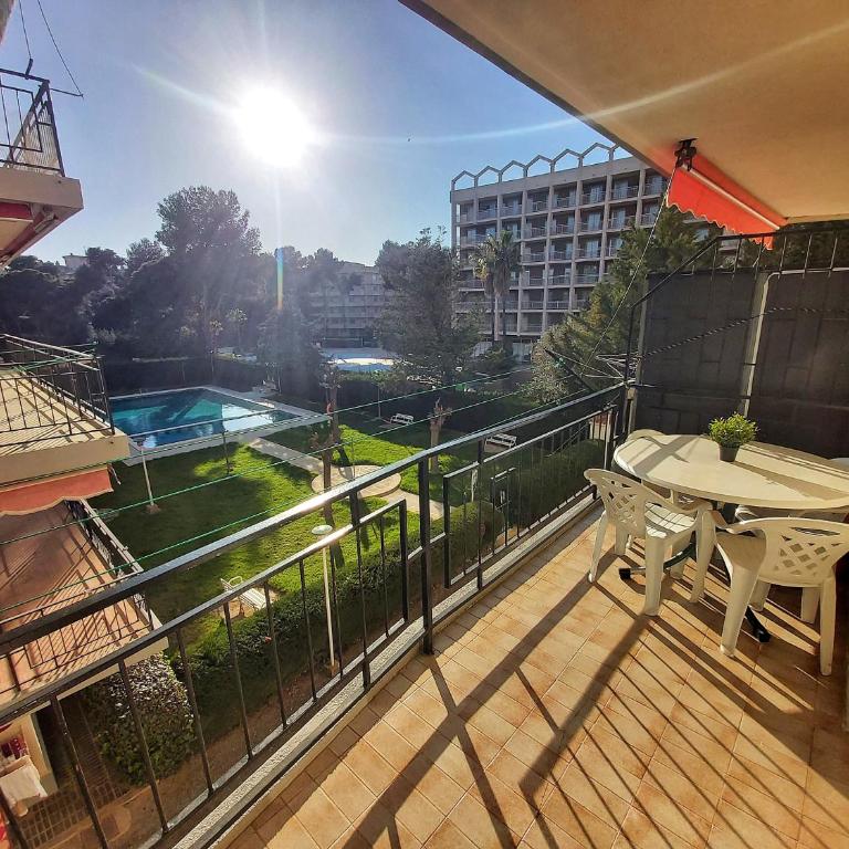 Apartamentos Casanostra - Apartment with Balcony - 17