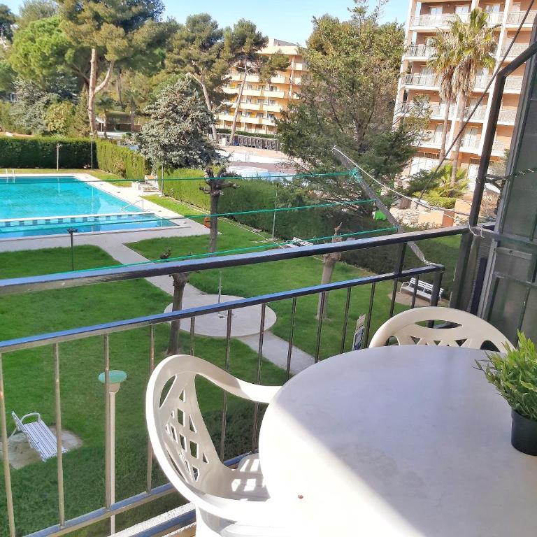 Apartamentos Casanostra - Apartment with Balcony - 16