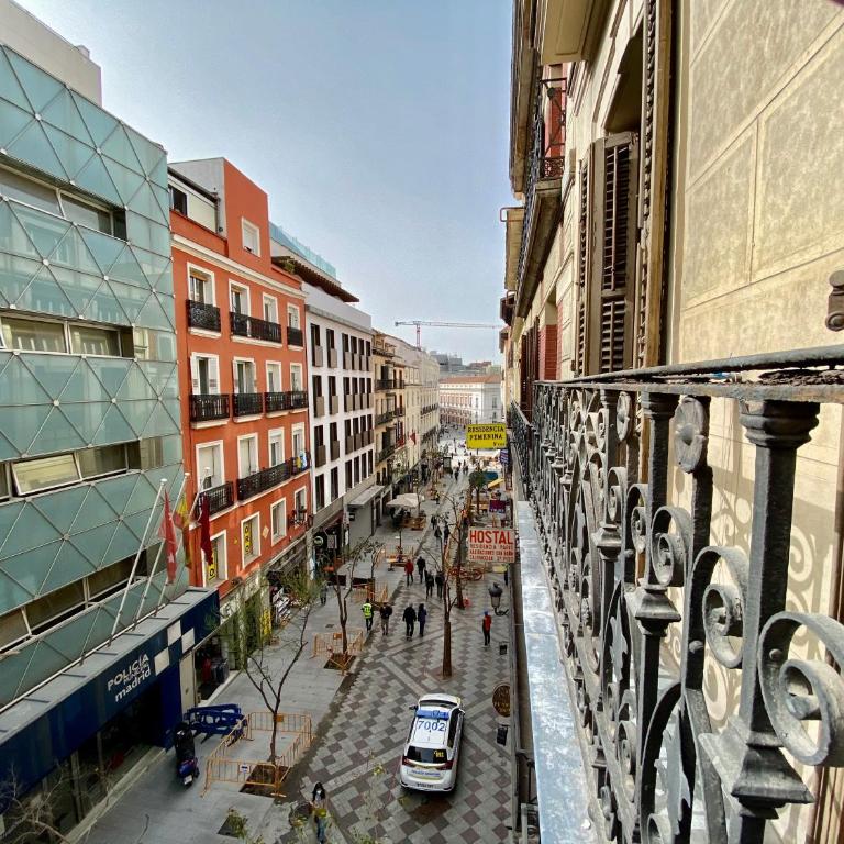 Montera Center Madrid - Double Room with Private Bathroom - 5