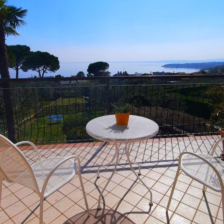 Villa Mayoti B&B - Camera Matrimoniale con Vista Lago - 2