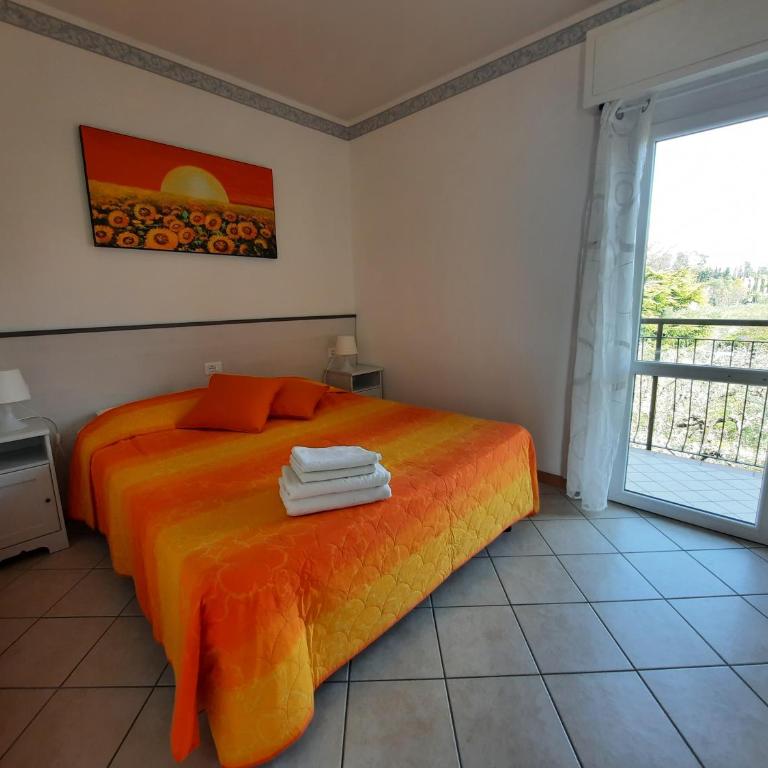 Villa Mayoti B&B - Camera Matrimoniale con Vista Giardino - 2