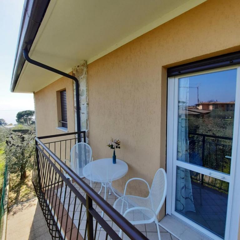 Villa Mayoti B&B - Camera Matrimoniale con Vista Giardino - 3