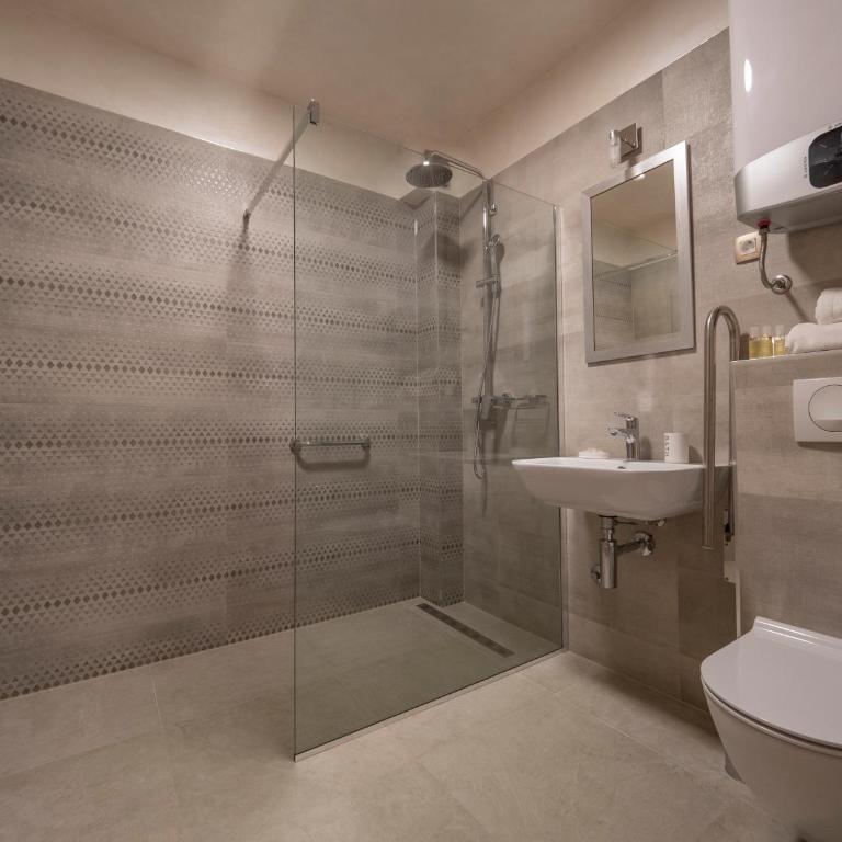 Hotel Hermes Budva - Apartman sa Balkonom - 38