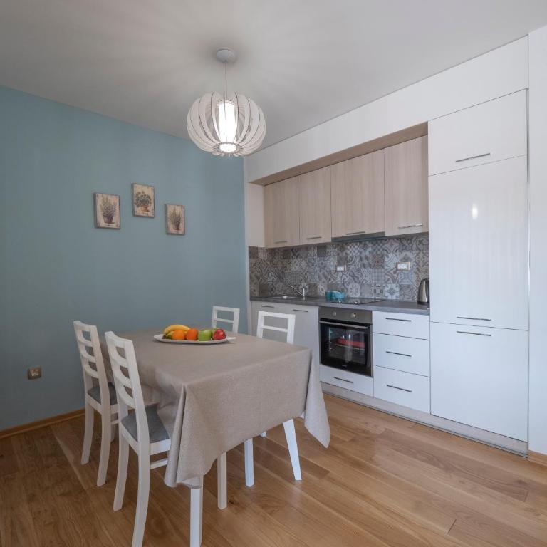 Hotel Hermes Budva - Apartman sa Balkonom - 22