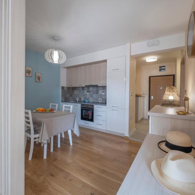 Hotel Hermes Budva - Apartman sa Balkonom - 24