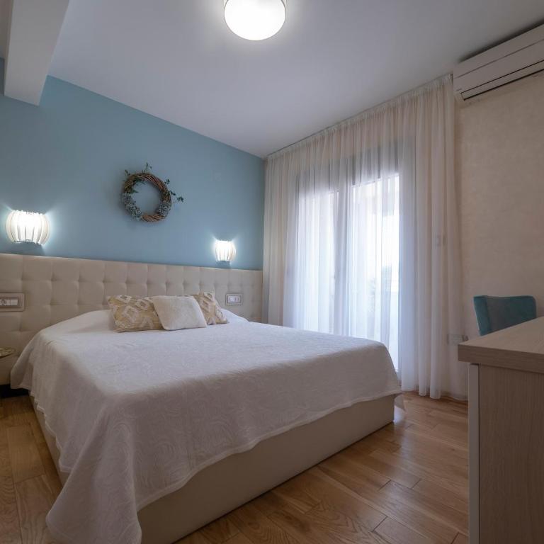 Hotel Hermes Budva - Apartman sa Balkonom - 23