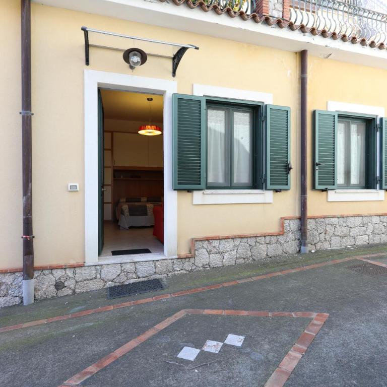 GuestHost - Accogliente Appartamento vicino al Centro Storico con Posto Auto - Studio - 29