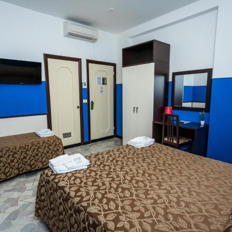 Mini Hotel - Camera Tripla - 6