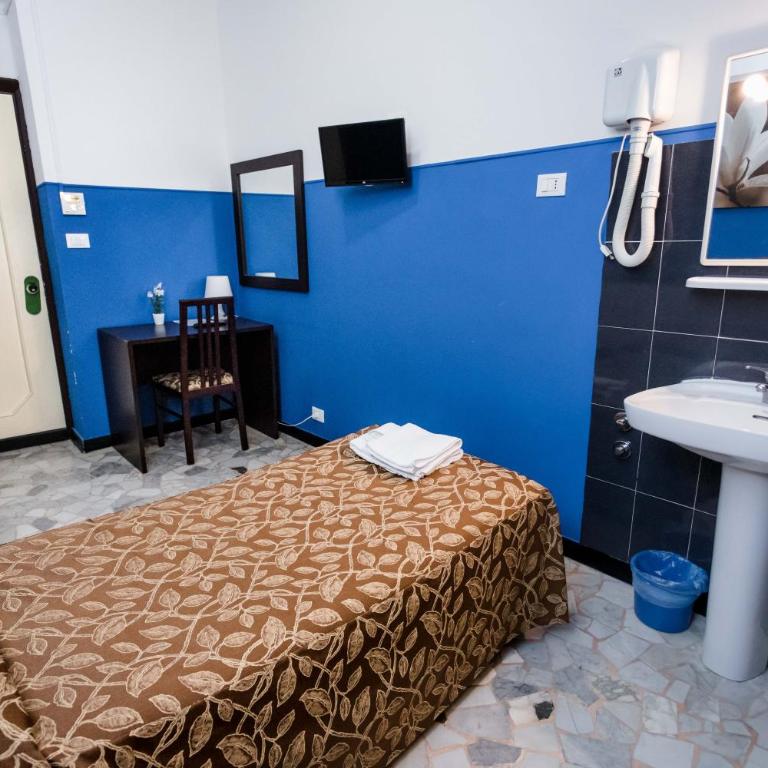 Mini Hotel - Camera Singola con Bagno Privato Esterno - 8
