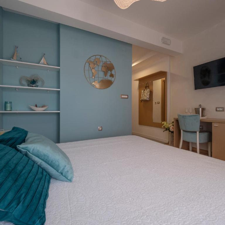 Hotel Hermes Budva - Komfor Dvokrevetna Soba sa Bračnim Krevetom i Balkonom - 8