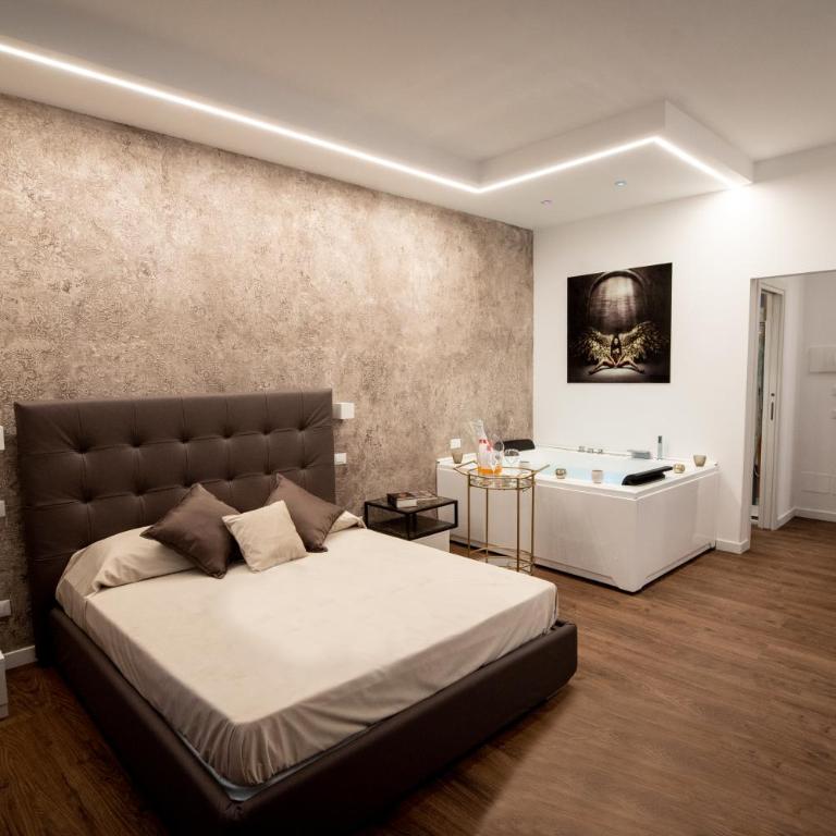 Fervore Luxury Rooms - King Room with Spa Bath - 1