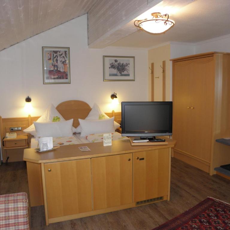Ferienhotel Silberdistel garni - Doppelzimmer mit Balkon - 2