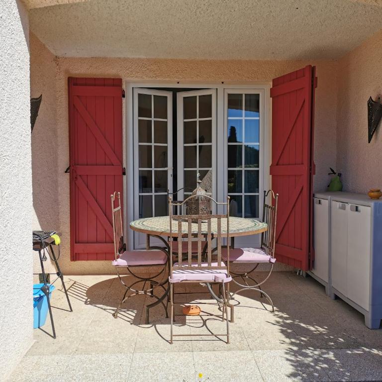 Studio - One-Bedroom Apartment - 4