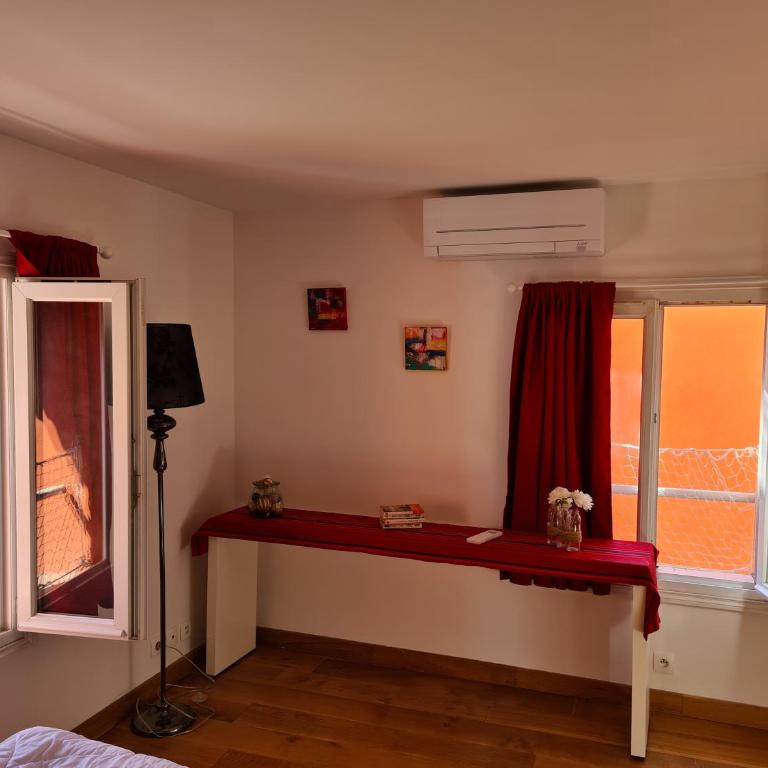 La tropezienne, Duplex 73 m2, 100 m du port, climatisation, grande terrasse - Apartment mit 3 Schlafzimmern - 38