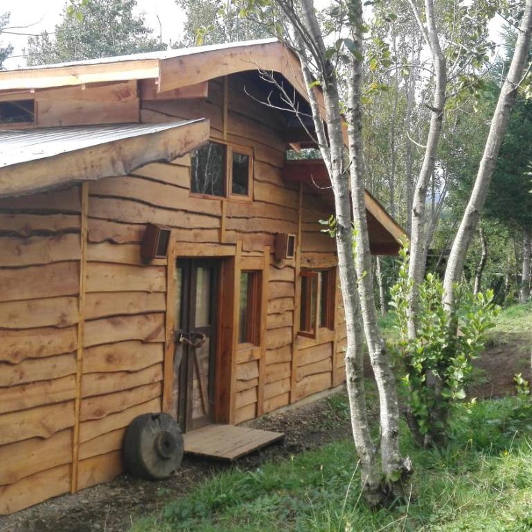 Cabaa rstica 2 maravillosa,con troncos nativos, con orilla de Ro Trancura - Vacation Home - 6