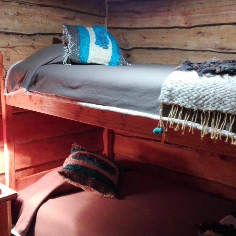 Cabaa rstica 2 maravillosa,con troncos nativos, con orilla de Ro Trancura - Vacation Home - 9
