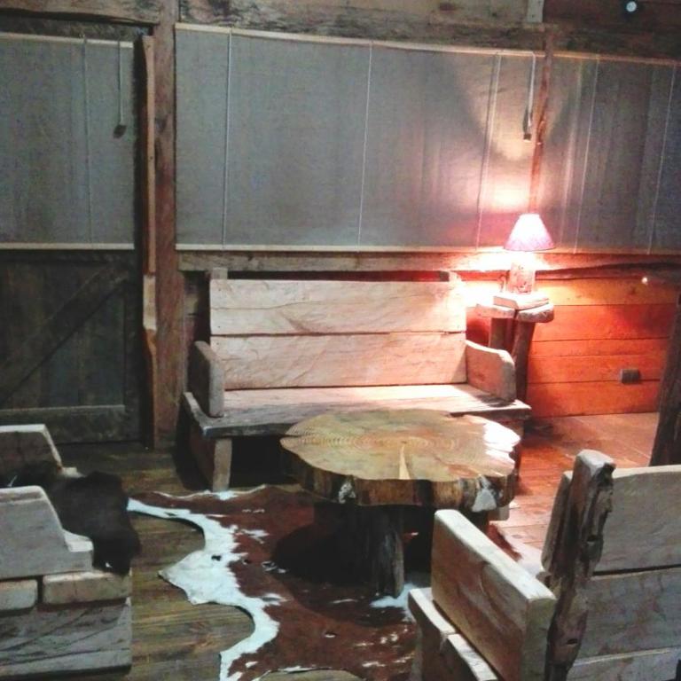 Cabaa rstica 2 maravillosa,con troncos nativos, con orilla de Ro Trancura - Vacation Home - 15